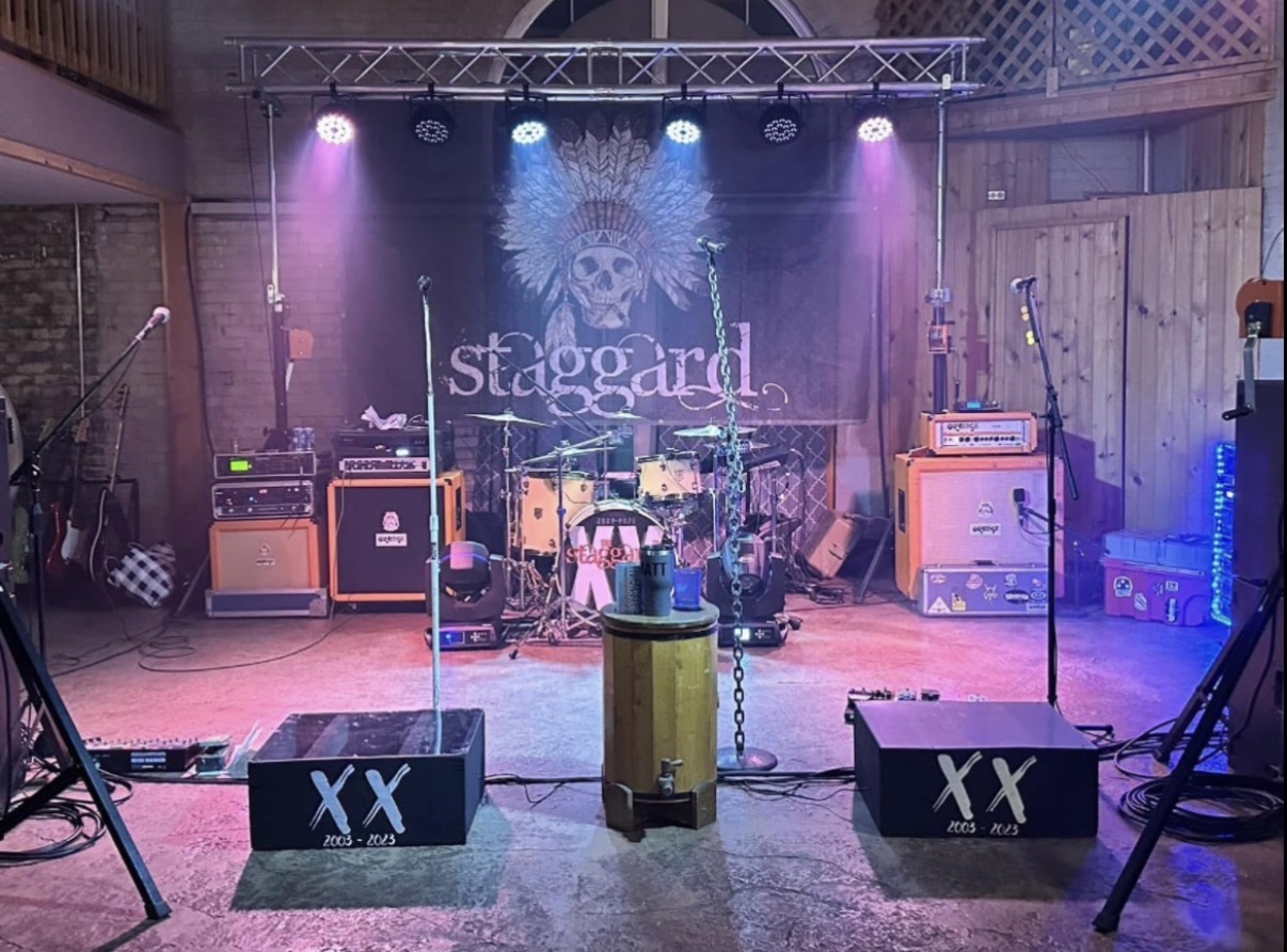 STAGGARD stage setup